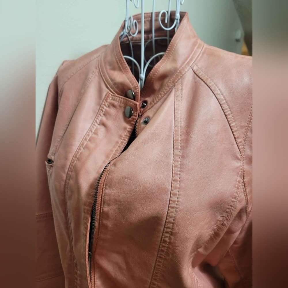 Womans Jacket - Picture 7 of 7